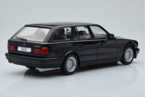 BMW 540i E34 Touring Schwarz Metallic MCG 1:18 MCG18329 Metall — Bild 2 von 6