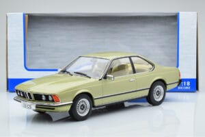 BMW 628 CSi E24 Hellgrün MCG 1:18 MCG18163 Metall — Bild 5 von 5