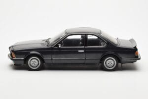 BMW 635 CSi E24 Diamant Schwarz Metallic AUTOart 1:18 70521 Metall — Bild 4 von 8
