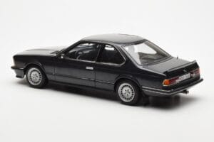 BMW 635 CSi E24 Diamant Schwarz Metallic AUTOart 1:18 70521 Metall — Bild 7 von 8