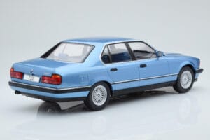 BMW 7 Series E32 730i Blau MCG 1:18 MCG18160 Metall — Bild 2 von 5