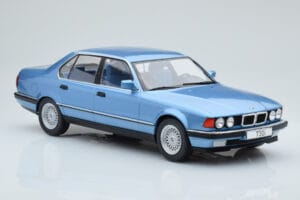 BMW 7 Series E32 730i Blau MCG 1:18 MCG18160 Metall — Bild 3 von 5
