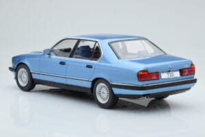 BMW 7 Series E32 730i Blau MCG 1:18 MCG18160 Metall — Bild 4 von 5