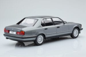 BMW 7 Series E32 740i Silber MCG 1:18 MCG18161 Metall — Bild 2 von 5