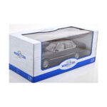 BMW 750i E32 Schwarz MCG 1:18 - image 3 of 3