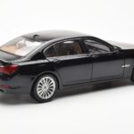 BMW 750Li F02 Facelift Carbon Schwarz Kyosho 1:18 - image 3 of 8