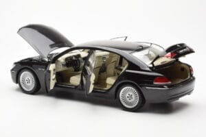 BMW 760Li E66 Schwarz Kyosho 1:18 08572BK Metall — Bild 5 von 9