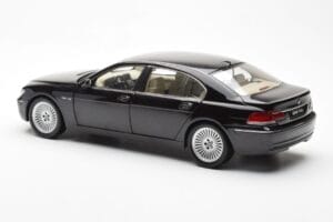 BMW 760Li E66 Schwarz Kyosho 1:18 08572BK Metall — Bild 7 von 9