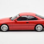 BMW 850 CSi E31 Rot Otto 1:18 - image 3 of 6
