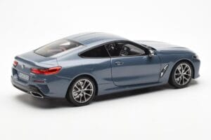 BMW 850i G15 Barcelona Blue Metallic Norev 1:18 80432450995 Metall — Bild 3 von 8