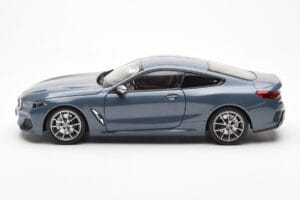 BMW 850i G15 Barcelona Blue Metallic Norev 1:18 80432450995 Metall — Bild 4 von 8