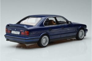 BMW Alpina B10 4.6 E34 Blau MCG 1:18 MCG18230 Metall — Bild 2 von 6
