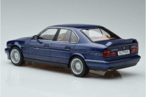 BMW Alpina B10 4.6 E34 Blau MCG 1:18 MCG18230 Metall — Bild 5 von 6