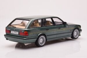 BMW Alpina B10 E34 Touring Dunkelgrün MCG 1:18 MCG18331 Metall — Bild 2 von 6