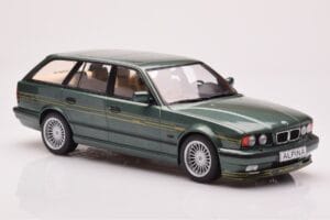 BMW Alpina B10 E34 Touring Dunkelgrün MCG 1:18 MCG18331 Metall — Bild 4 von 6