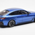 BMW i4 M50 G26 Blau Otto 1:18 - image 2 of 6
