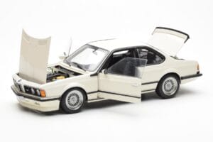 BMW M635 CSi E24 Weiß Dealer Edition AUTOart 1:18 80430145829 Metall — Bild 2 von 8