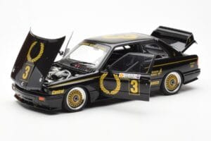 BMW M3 E30 #3 J. Richards Austrian Airlines ATCC 1987 AUTOart 1:18 88745 Metall — Bild 2 von 8