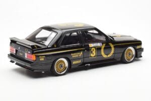 BMW M3 E30 #3 J. Richards Austrian Airlines ATCC 1987 AUTOart 1:18 88745 Metall — Bild 3 von 8