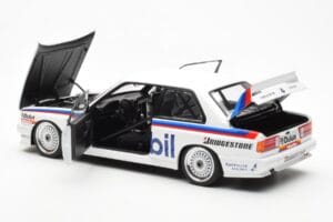 BMW M3 E30 #5 P. Brock Mobil ATCC 1988 AUTOart 1:18 88845 Metall — Bild 5 von 8