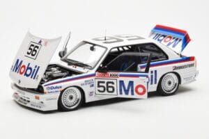 BMW M3 E30 #56 P. Brock / J. Richards Mobil Bathurst 1000 1988 AUTOart 1:18 88847 Metall — Bild 2 von 9
