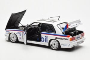 BMW M3 E30 #56 P. Brock / J. Richards Mobil Bathurst 1000 1988 AUTOart 1:18 88847 Metall — Bild 5 von 9