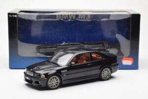 BMW M3 E46 Schwarz AUTOart 1:18 70541 Metall — Bild 8 von 8