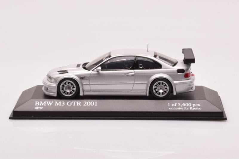 BMW M3 E46 GTR Street Silber Minichamps 1:43