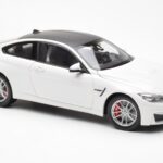BMW M4 F82 Frozen Brilliant Weiß Paragon 1:18 - image 6 of 8