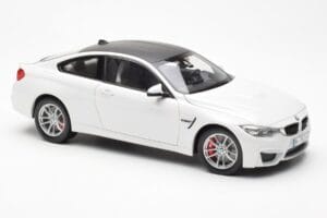 BMW M4 F82 Frozen Brilliant Weiß Paragon 1:18 PA-97101 Metall — Bild 6 von 8