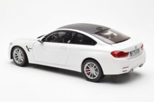 BMW M4 F82 Frozen Brilliant Weiß Paragon 1:18 PA-97101 Metall — Bild 7 von 8