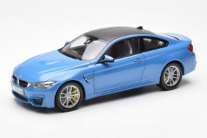 BMW M4 F82 Yas Marina Blau Paragon 1:18