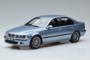 BMW M5 E39 Silverwater Blau Otto 1:18