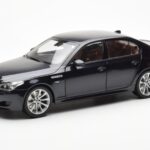 BMW M5 E60 Carbon Schwarz Kyosho 1:18