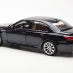 BMW M5 E60 Carbon Schwarz Kyosho 1:18 - image 7 of 8