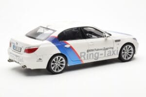 BMW M5 E60 Ring Taxi Nürburgring Kyosho 1:18 08593RT Metall — Bild 3 von 8