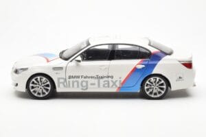 BMW M5 E60 Ring Taxi Nürburgring Kyosho 1:18 08593RT Metall — Bild 4 von 8