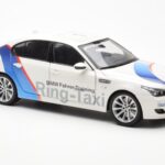 BMW M5 E60 Ring Taxi Nürburgring Kyosho 1:18 - image 6 of 8