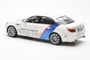 BMW M5 E60 Ring Taxi Nürburgring Kyosho 1:18 08593RT Metall — Bild 7 von 8