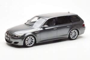 BMW M5 E61 Touring Grau Otto 1:18