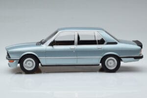 BMW M535i E12 Blau Norev 1:18 183269 Metall — Bild 3 von 6