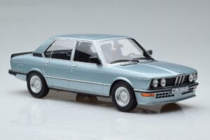 BMW M535i E12 Blau Norev 1:18 183269 Metall — Bild 4 von 6