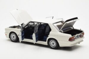 BMW M535i E28 Alpine Weiß AUTOart 1:18 75161 Metall — Bild 5 von 10