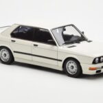 BMW M535i E28 Alpine Weiß AUTOart 1:18 - image 6 of 10