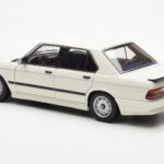 BMW M535i E28 Alpine Weiß AUTOart 1:18 - image 7 of 10
