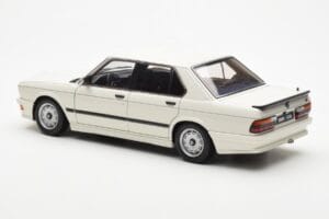BMW M535i E28 Alpine Weiß AUTOart 1:18 75161 Metall — Bild 7 von 10