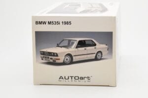 BMW M535i E28 Alpine Weiß AUTOart 1:18 75161 Metall — Bild 9 von 10