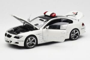 BMW M6 E63 MotoGP Safety Car 2006 Kyosho 1:18 08707GPB Metall — Bild 2 von 8