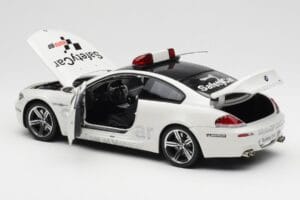 BMW M6 E63 MotoGP Safety Car 2006 Kyosho 1:18 08707GPB Metall — Bild 5 von 8
