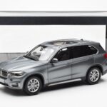 BMW X5 F15 Space Grau Paragon 1:18 - image 8 of 8